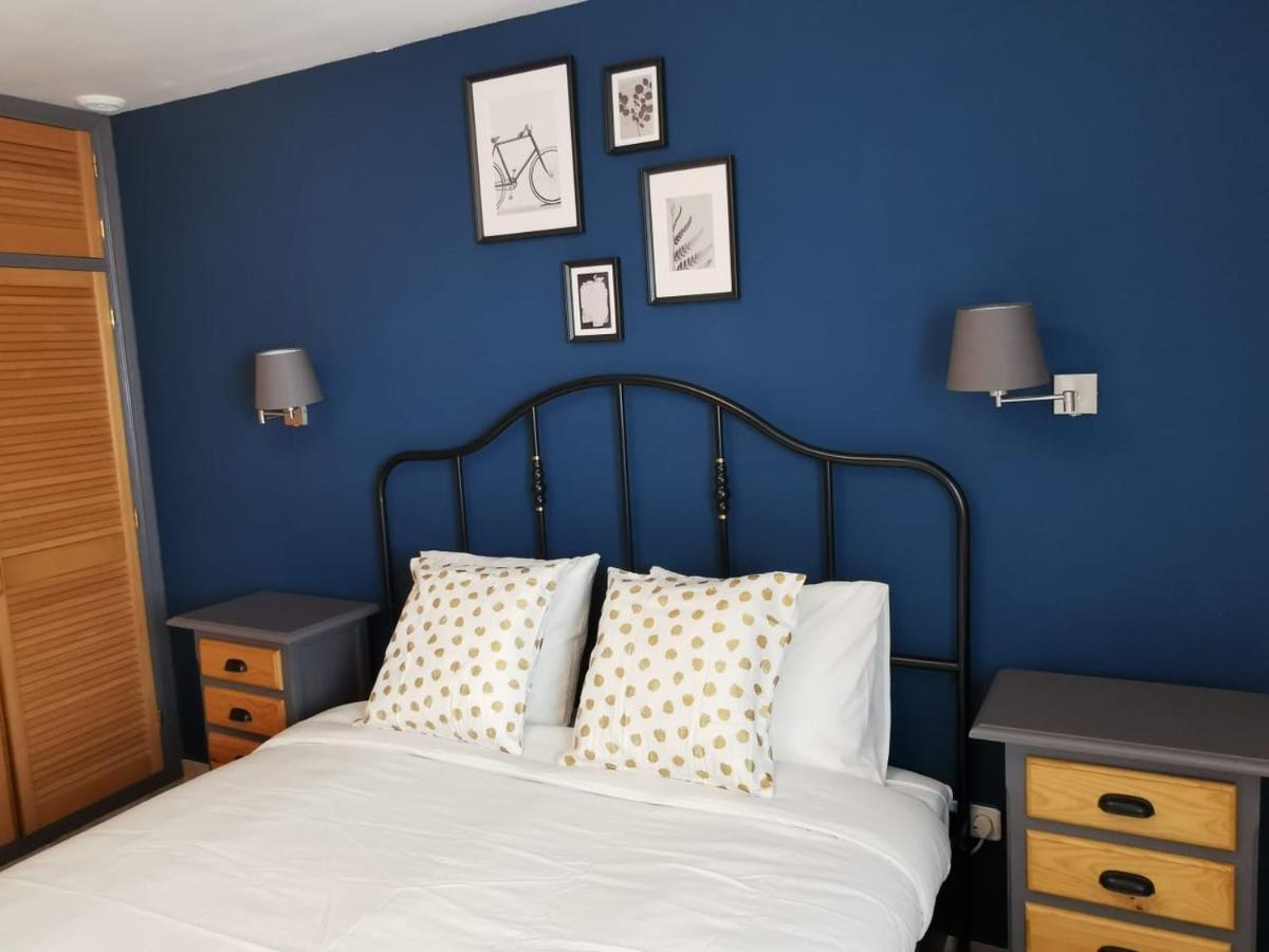 Cdz - Arteaga- Two With Queen Bed